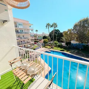 https://carihuela-park-palace-a-600-metros-de-la-playa.es-andalucia.com